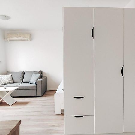 Studio Apartment Sanya Ljubljana Eksteriør billede
